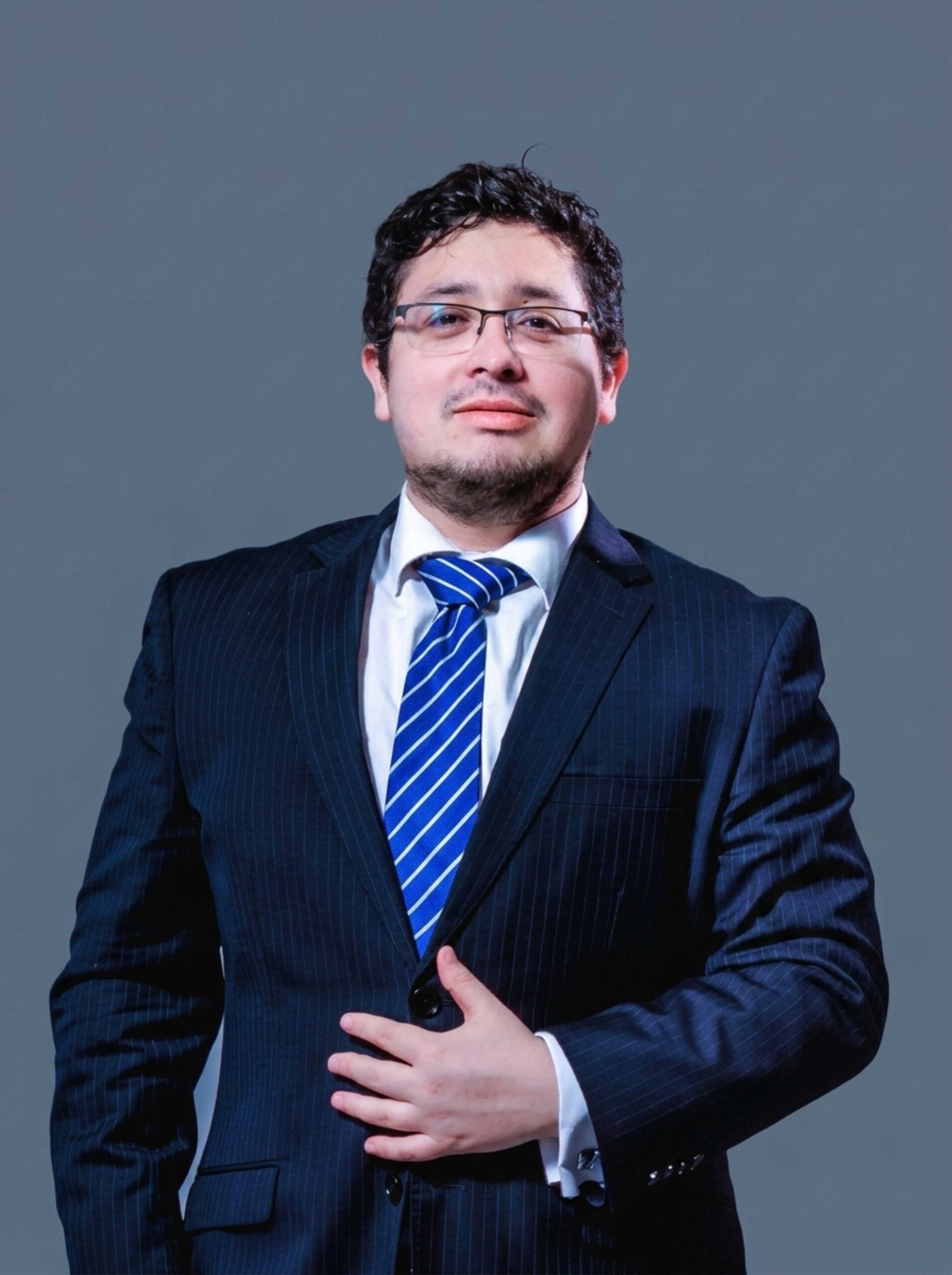 Juan Pablo Valenzuela Oyarzo, abogado tributarista en Concepción